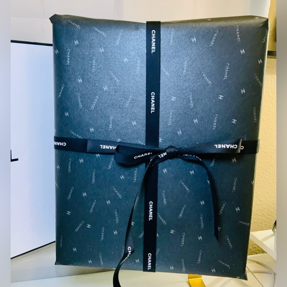 Chanel Ribbon & Gift wrapping paper 18”wide - Vintage Authentic brand new 🎁 - Picture 8 of 10